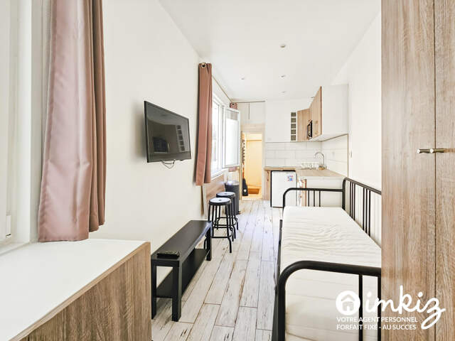 Studio rénové rue piétonne au calme — photo du bien
