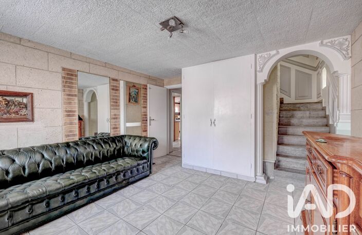 Vente Maison/villa 9 pièces — photo 2