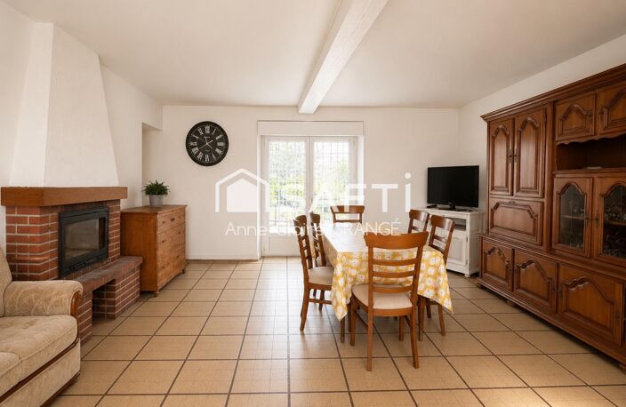 Maison de bourg avec dépendances et fort potentiel d'aménagement  — photo 4