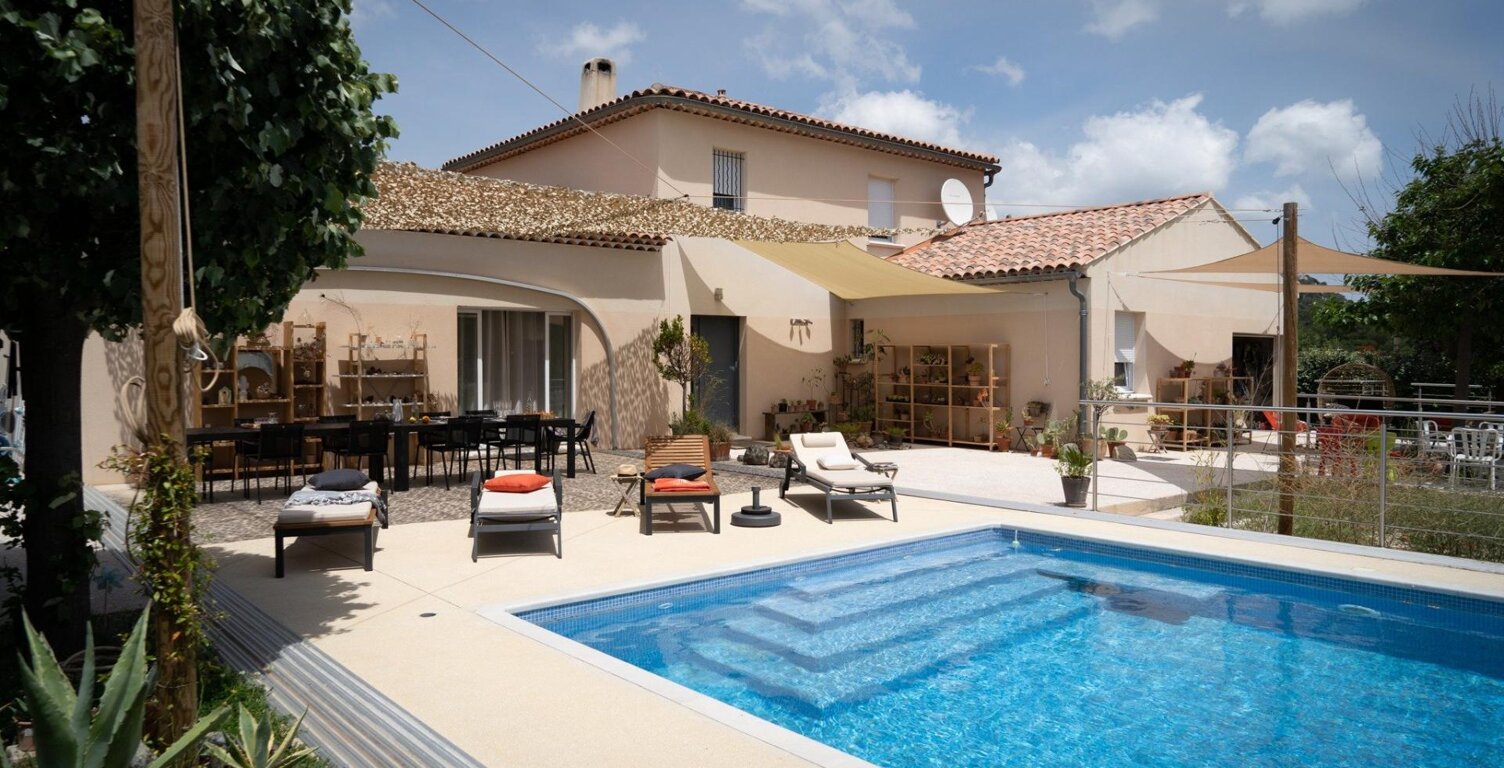 Maison moderne au calme des montagnes de Provence — photo 1