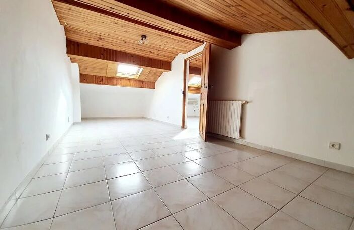 Vente maison 5 pièces  Port-Saint-Louis-du-Rhône (13230) — photo 2