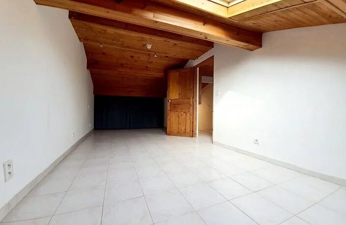 Vente maison 5 pièces  Port-Saint-Louis-du-Rhône (13230) — photo 4