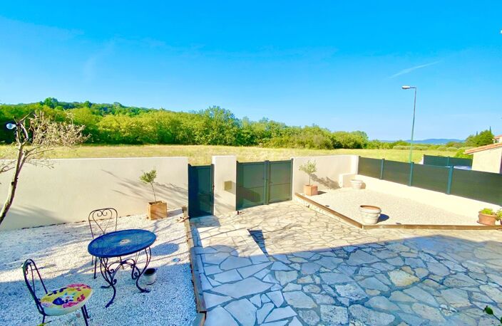 Villa — photo 3
