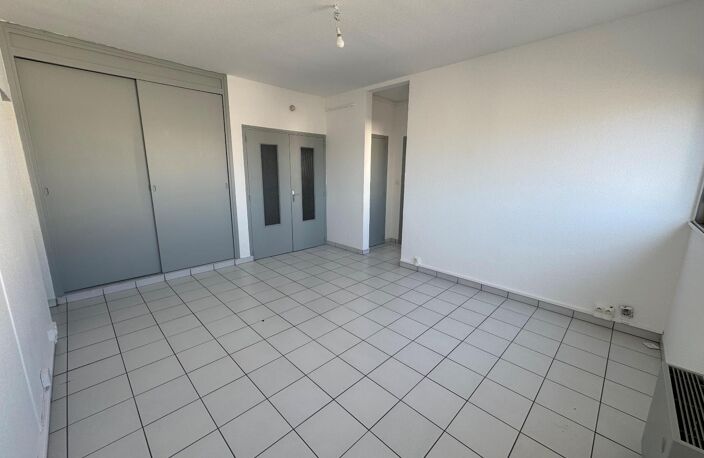 Location appartement 3 pièces 50 m² à Toulouse (31300) — photo 3