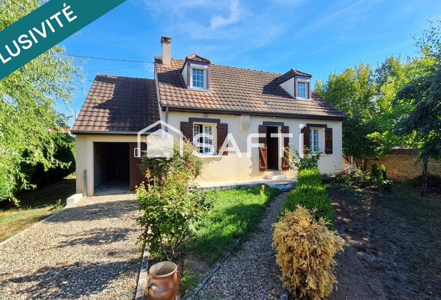 Saint-Amand-Montrond  Maison individuelle de 99 m² avec jardin et garage — photo 1