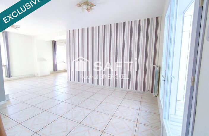 Maison lumineuse avec véranda, grand jardin, et garages — photo 5