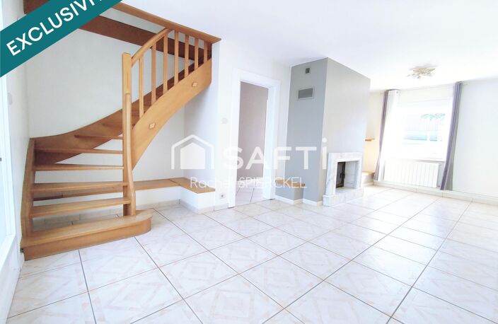 Maison lumineuse avec véranda, grand jardin, et garages — photo 2