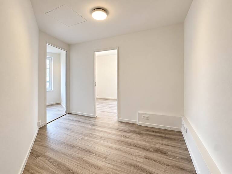 Local commercial — photo 1