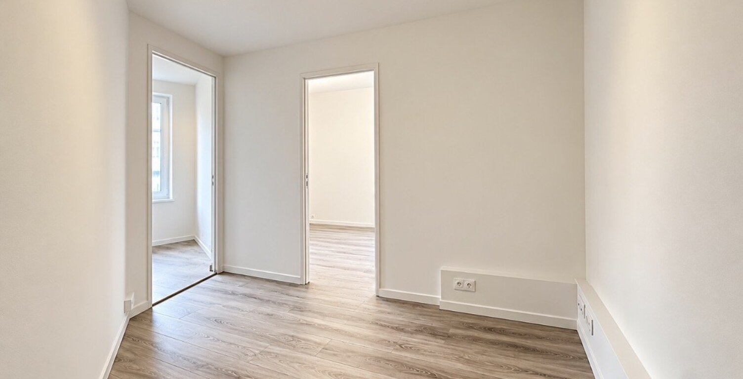 Local commercial — photo 1