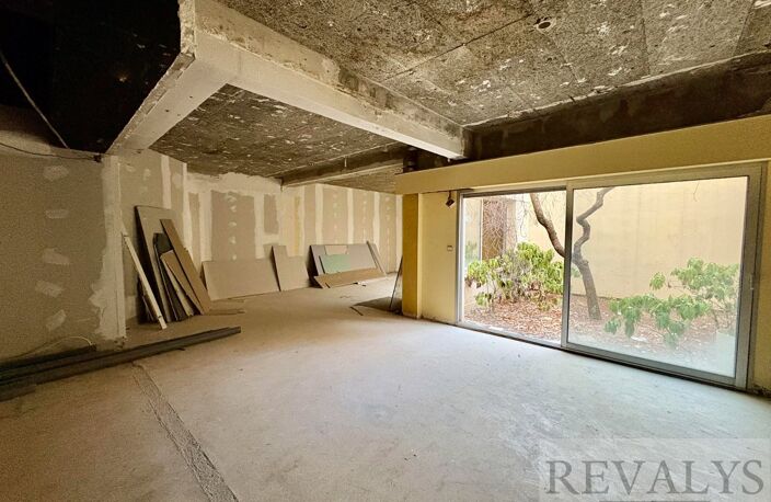 Local commercial — photo 2