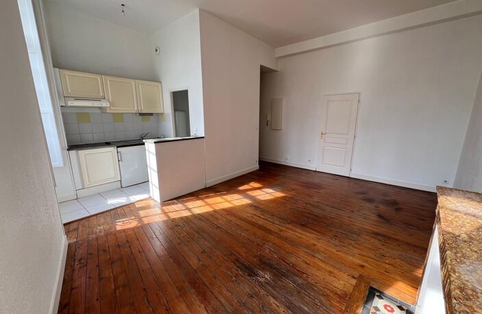 Appartement T2 dans petit immeuble ancien(18ème) — photo 2