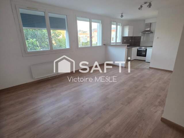 Joli Appartement d'une superficie de 49 m 2, offrant un un salon de 26 m2 ouvert sur un espace cuisine équipée, avec place de parking, dans une résidence calme du 8ème arrondissement de Marseille, quartier Bonneveine. — photo du bien