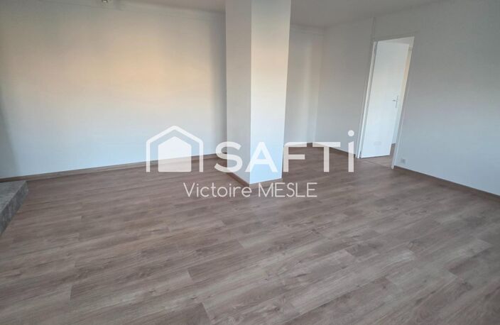 Joli Appartement d'une superficie de 49 m 2, offrant un un salon de 26 m2 ouvert sur un espace cuisine équipée, avec place de parking, dans une résidence calme du 8ème arrondissement de Marseille, quartier Bonneveine. — photo 2