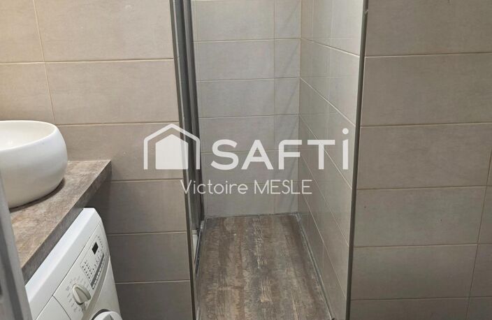 Joli Appartement d'une superficie de 49 m 2, offrant un un salon de 26 m2 ouvert sur un espace cuisine équipée, avec place de parking, dans une résidence calme du 8ème arrondissement de Marseille, quartier Bonneveine. — photo 5