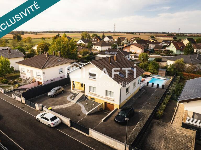 Une maison familiale avec 5 chambres, piscine — photo 1