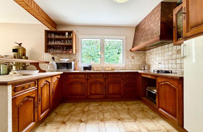 Maison avec vie de plain-pied, garage, abri de jardin sur terrain de 2 040 m². — photo 3