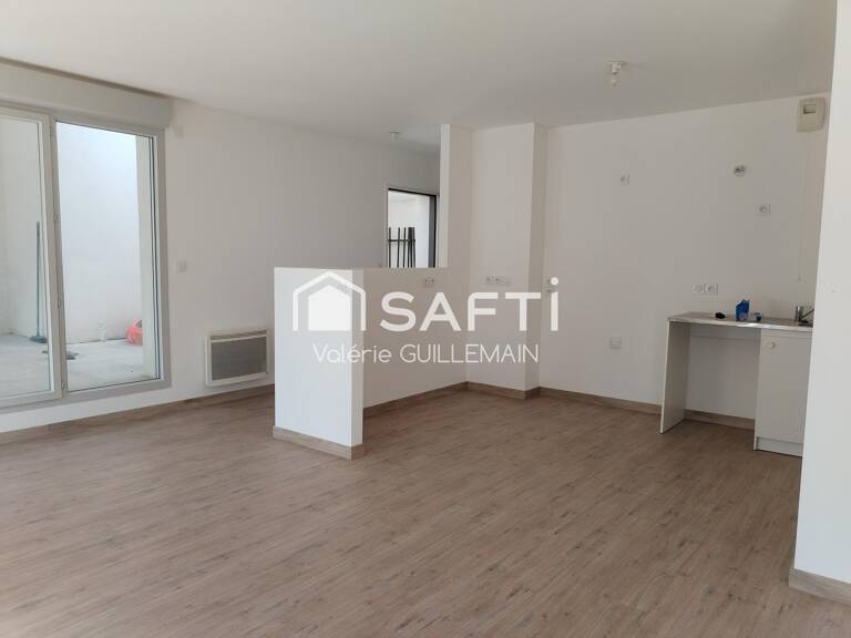 T3 avec terrasse et place de parking — photo 1