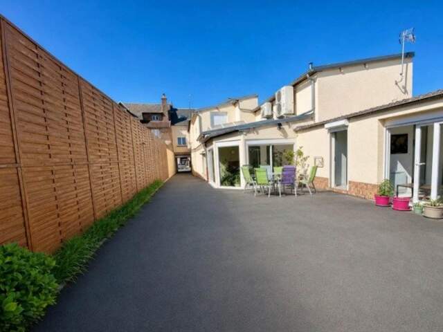 Coup de cœur assuré avec cette maison de 293 m². — photo du bien