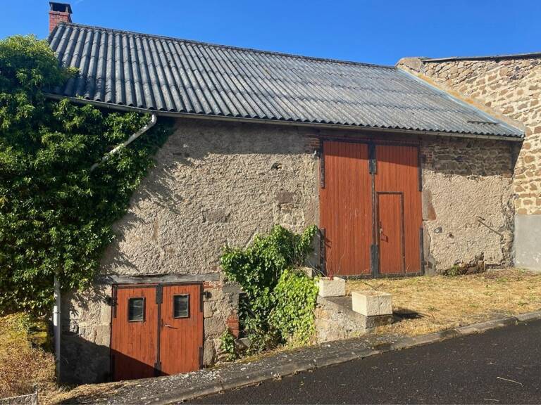 Aydat : Grange de 80 m² ! — photo 1