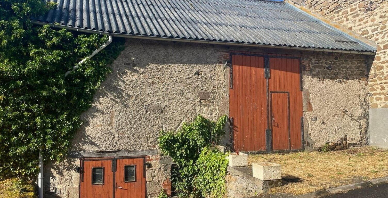 Aydat : Grange de 80 m² ! — photo 1