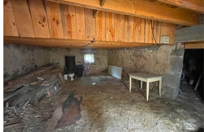 Aydat : Grange de 80 m² ! — photo 3