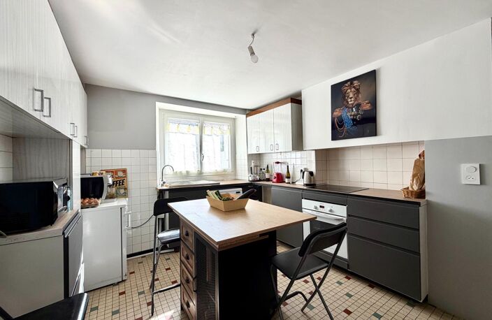 Un bien offrant ESPACE, CHARME, et FLEXIBILITE — photo 2