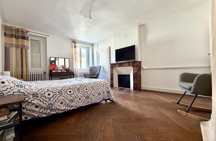 Un bien offrant ESPACE, CHARME, et FLEXIBILITE — photo 4