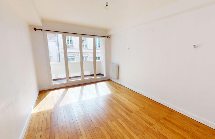 Lyon 6 - FOCH - T3 54M² ac Balcon - Très bon état — photo 2