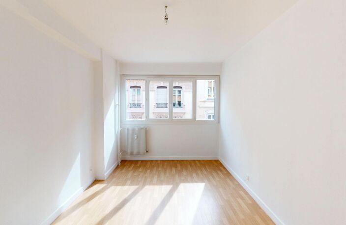 Lyon 6 - FOCH - T3 54M² ac Balcon - Très bon état — photo 4