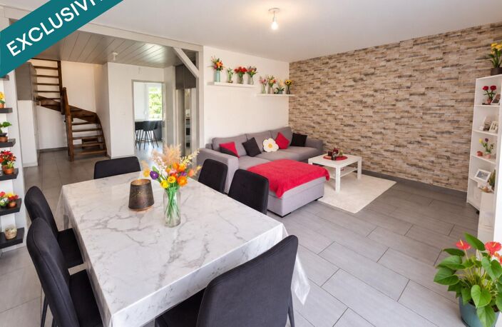 Découvrez cette maison familiale lumineuse et fonctionnelle avec un bel extérieur au calme avec terrasse et pergola sans vis-à-vis. — photo 3