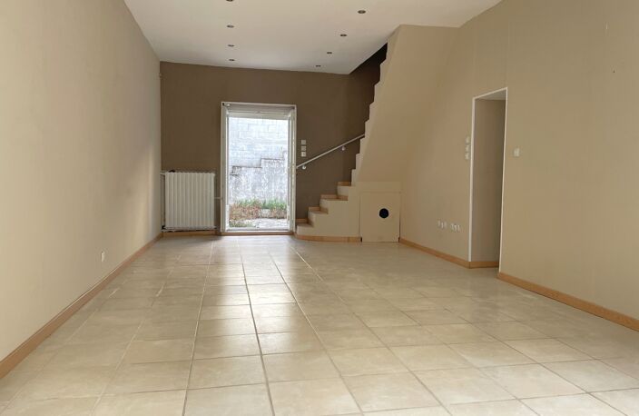 Vente maison 3 pièces 71 m² Arles (13200) — photo 2
