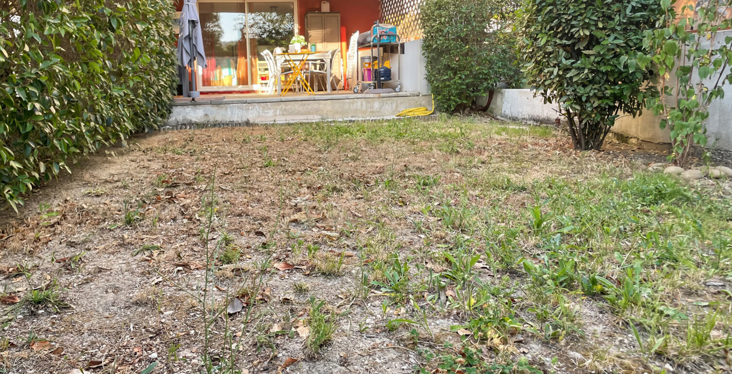 Residence avec piscine - terrasse, jardins  et box — photo 1