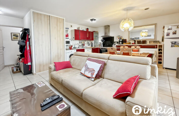 Residence avec piscine - terrasse, jardins  et box — photo 2