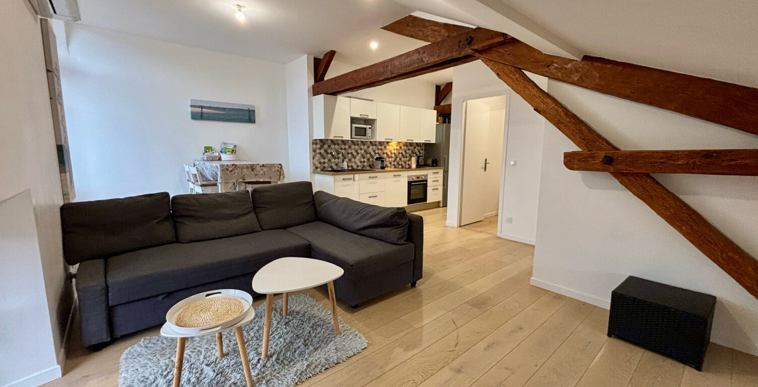 ARES - CHARMANT APPARTEMENT T3 HYPER CENTRE — photo 1