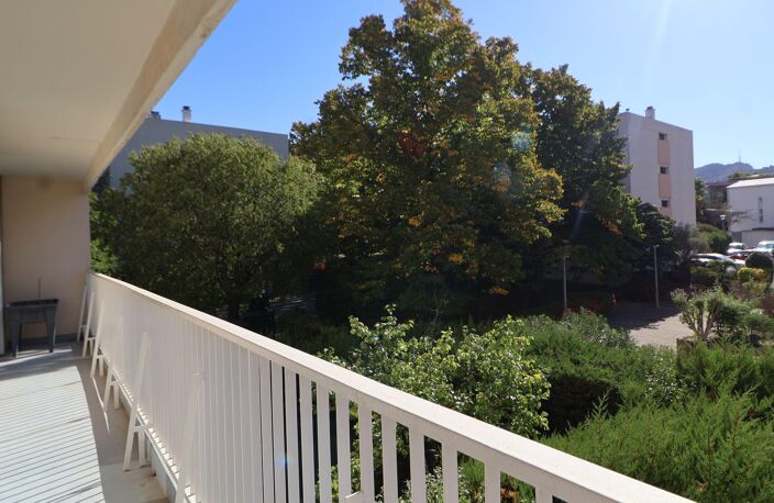 Appartement - 76.4m² - Marseille — photo 2