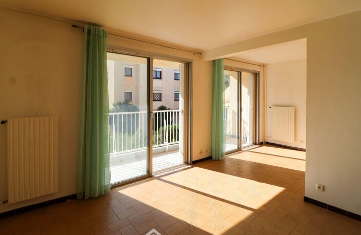 Appartement - 76.4m² - Marseille — photo 3