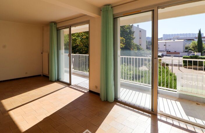 Appartement - 76.4m² - Marseille — photo 4
