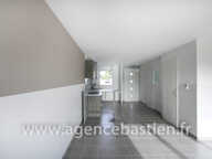 Maison mitoyenne entièrement rénovée - Pregnin — photo 4