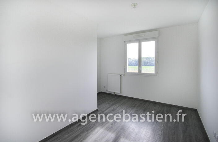 Maison mitoyenne entièrement rénovée - Pregnin — photo 5