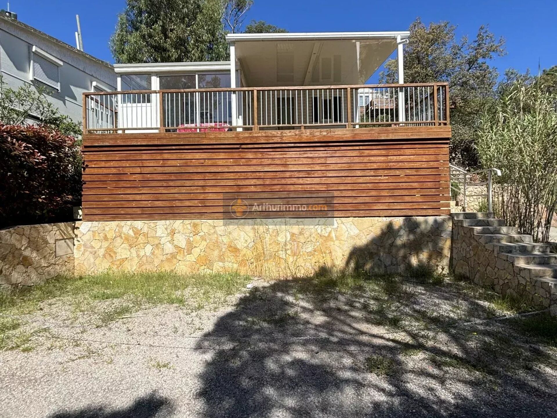 Vente Terrain 200 m2 à Fréjus · 115 000 €