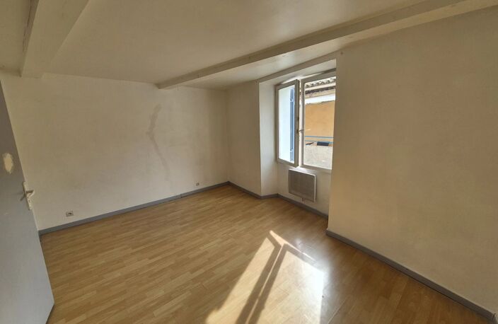 APPARTEMENT T2 – 45 M² – CENTRE DU VILLAGE — photo 2