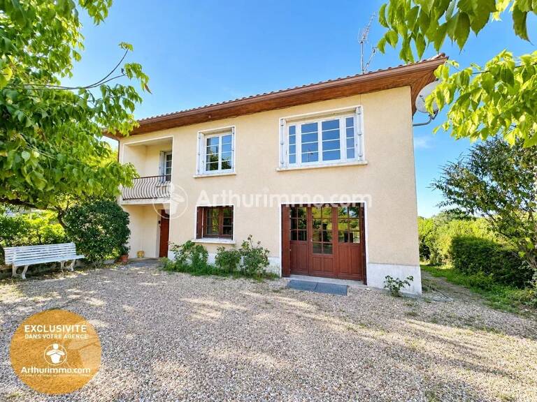Maison à étage, 4 pièces, trois chambres, 90 m². — photo 1