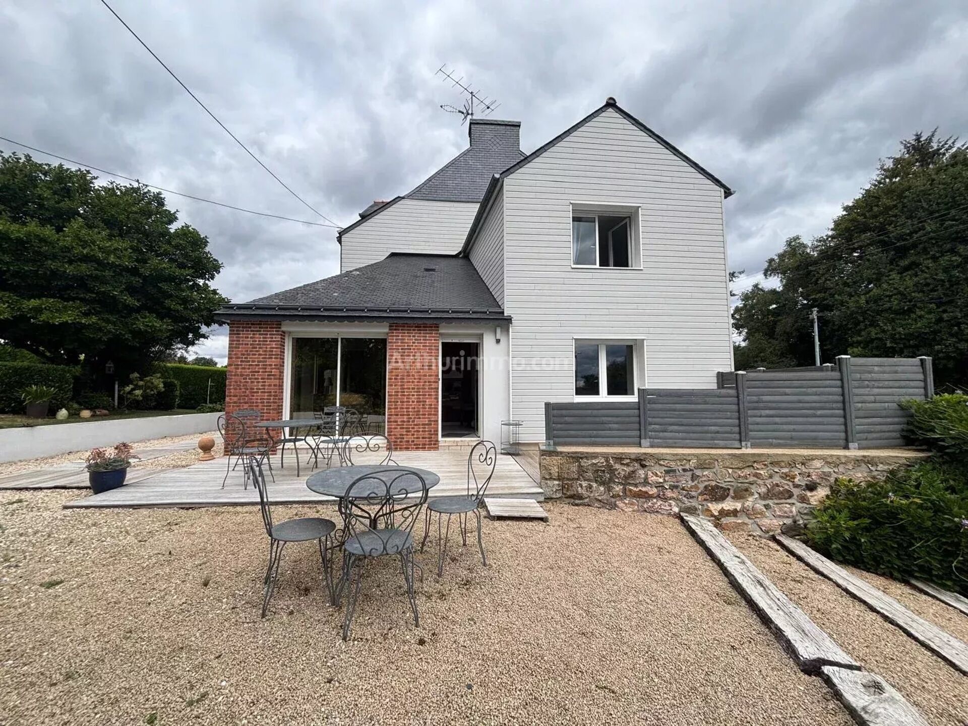 Maison 6 pièces · à Bourbriac · 250 000 €