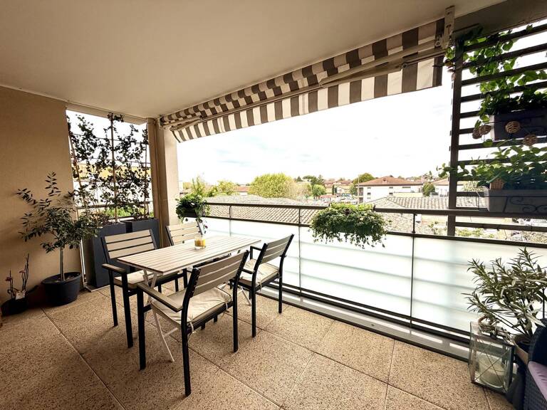 avec terrasse et garage — photo 1