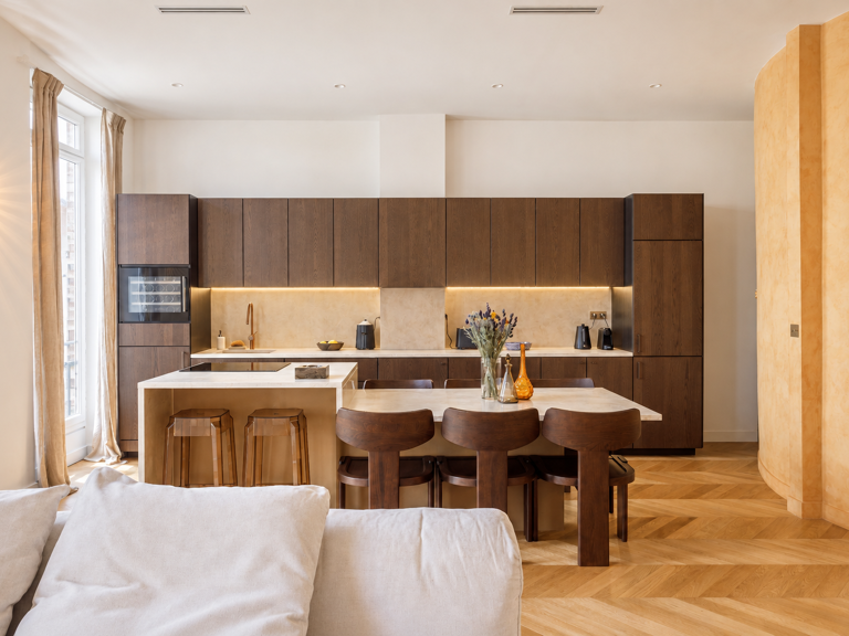 VAUBAN - Haussmannien haut de gamme de 94m² - Seul sur le palier — photo 1