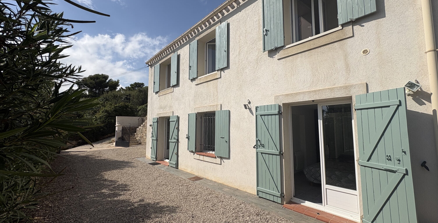 - OLLIOULES - VILLA VUE DEGAGEE ET MER — photo 1
