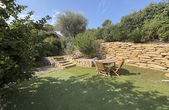 - OLLIOULES - VILLA VUE DEGAGEE ET MER — photo 3
