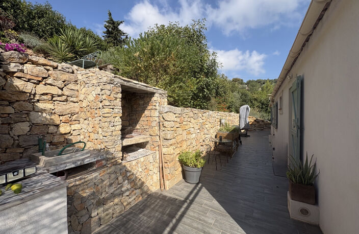 - OLLIOULES - VILLA VUE DEGAGEE ET MER — photo 4