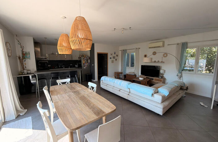 OLLIOULES - Plain pied 4 ch - Piscine - 675 m2 — photo 3