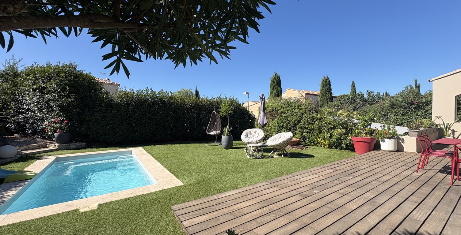 - VILLA LE BRUSC - COUP DE COEUR - PLAGES A PIED — photo 1